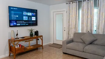 Sleeps 10 Direct Beach Heated Pool - image 13 of 112