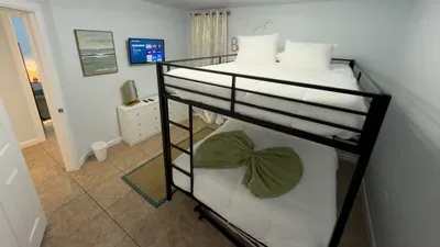 Sleeps 10 Direct Beach Heated Pool - image 46 of 112