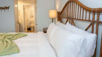 Sleeps 10 Direct Beach Heated Pool - image 32 of 112