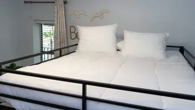 Sleeps 10 Direct Beach Heated Pool - image 49 of 112