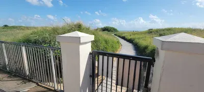 Sleeps 10 Direct Beach Heated Pool - image 94 of 112