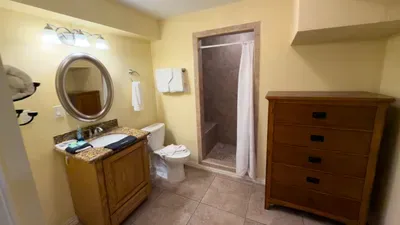 * 4 bedroom 2 Level Home * 50 yards from Beach - image 108 of 122