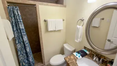* 4 bedroom 2 Level Home * 50 yards from Beach - image 66 of 122
