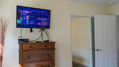 * 4 bedroom 2 Level Home * 50 yards from Beach - image 52 of 122