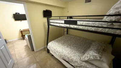 * 4 bedroom 2 Level Home * 50 yards from Beach - image 100 of 122