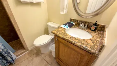 * 4 bedroom 2 Level Home * 50 yards from Beach - image 69 of 122