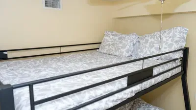* 4 bedroom 2 Level Home * 50 yards from Beach - image 98 of 122