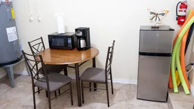 * 4 bedroom 2 Level Home * 50 yards from Beach - image 110 of 122