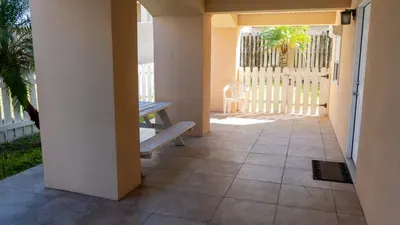 * 4 bedroom 2 Level Home * 50 yards from Beach - image 115 of 122