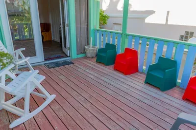 Authentic Near Beach House - Sleeps 16 - 5 Bedr - image 23 of 110