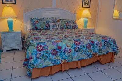 Authentic Near Beach House - Sleeps 16 - 5 Bedr - image 27 of 110