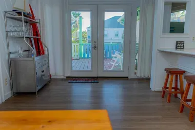 Authentic Near Beach House - Sleeps 16 - 5 Bedr - image 26 of 110