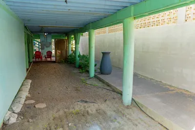 Authentic Near Beach House - Sleeps 16 - 5 Bedr - image 64 of 110