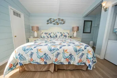 Authentic Near Beach House - Sleeps 16 - 5 Bedr - image 49 of 110