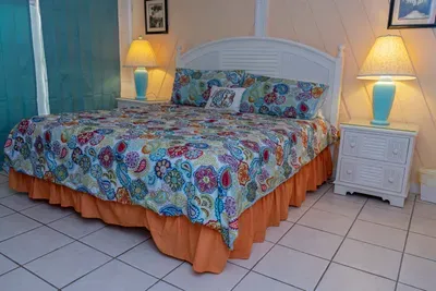 Authentic Near Beach House - Sleeps 16 - 5 Bedr - image 100 of 110