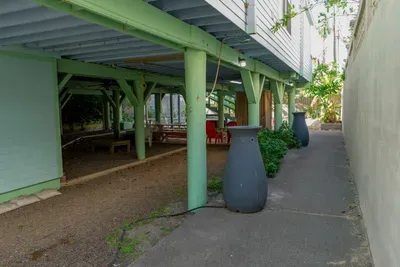 Authentic Near Beach House - Sleeps 16 - 5 Bedr - image 66 of 110