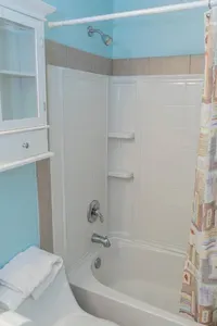 Authentic Near Beach House - Sleeps 16 - 5 Bedr - image 95 of 110