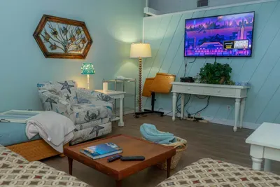 Authentic Near Beach House - Sleeps 16 - 5 Bedr - image 36 of 110