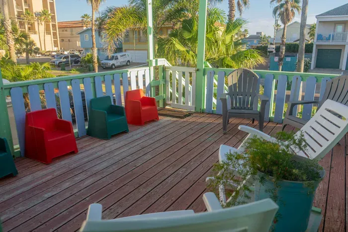 Authentic Near Beach House - Sleeps 16 - 5 Bedr - image 4 of 110