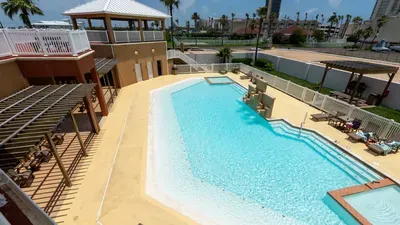3BR Condo - 8 Beds - Pool - Walk to Beach - SPI - image 133 of 154