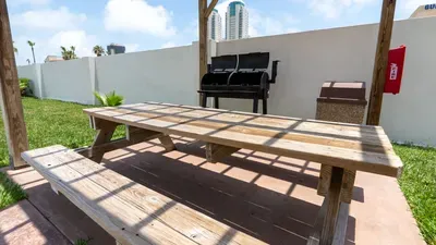 3BR Condo - 8 Beds - Pool - Walk to Beach - SPI - image 143 of 154