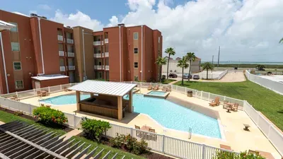 3BR Condo - 8 Beds - Pool - Walk to Beach - SPI - image 128 of 154