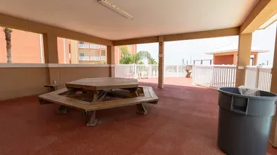 3BR Condo - 8 Beds - Pool - Walk to Beach - SPI - image 131 of 154