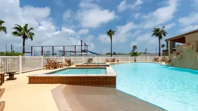 3BR Condo - 8 Beds - Pool - Walk to Beach - SPI - image 114 of 154