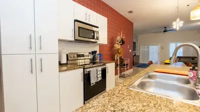 3BR Condo - 8 Beds - Pool - Walk to Beach - SPI - image 38 of 154