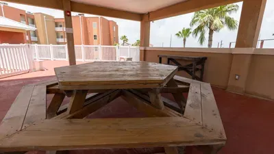 3BR Condo - 8 Beds - Pool - Walk to Beach - SPI - image 127 of 154