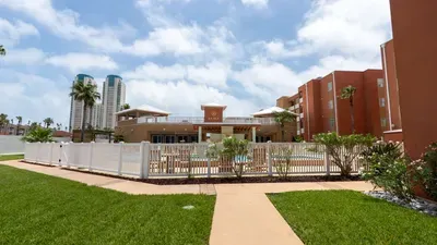 3BR Condo - 8 Beds - Pool - Walk to Beach - SPI - image 105 of 154