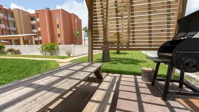 3BR Condo - 8 Beds - Pool - Walk to Beach - SPI - image 137 of 154