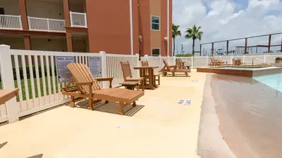 3BR Condo - 8 Beds - Pool - Walk to Beach - SPI - image 113 of 154