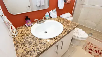 3BR Condo - 8 Beds - Pool - Walk to Beach - SPI - image 93 of 154