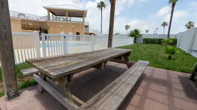 3BR Condo - 8 Beds - Pool - Walk to Beach - SPI - image 144 of 154