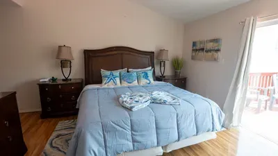 3BR Townhome, Steps to Beach, New Remodel SPI - image 81 of 158