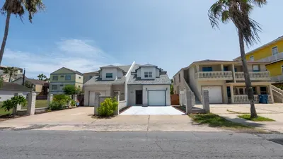 3BR Townhome, Steps to Beach, New Remodel SPI - image 22 of 158
