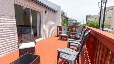 3BR Townhome, Steps to Beach, New Remodel SPI - image 95 of 158