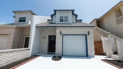 3BR Townhome, Steps to Beach, New Remodel SPI - image 18 of 158