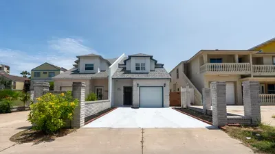 3BR Townhome, Steps to Beach, New Remodel SPI - image 21 of 158