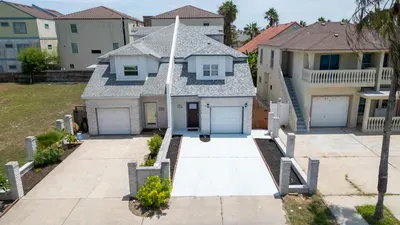 3BR Townhome, Steps to Beach, New Remodel SPI - image 11 of 158