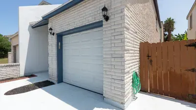 3BR Townhome, Steps to Beach, New Remodel SPI - image 24 of 158