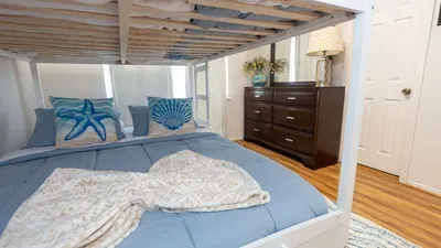 3BR Townhome, Steps to Beach, New Remodel SPI - image 104 of 158