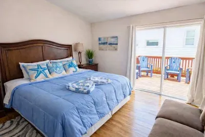 3BR Townhome, Steps to Beach, New Remodel SPI - image 5 of 158