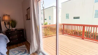 3BR Townhome, Steps to Beach, New Remodel SPI - image 80 of 158