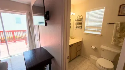 3BR Townhome, Steps to Beach, New Remodel SPI - image 88 of 158