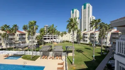 Fresh & Bright 1BR Condo - Pool View & Steps to Beach - image 53 of 98