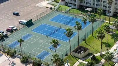 Fresh & Bright 1BR Condo - Pool View & Steps to Beach - image 97 of 98