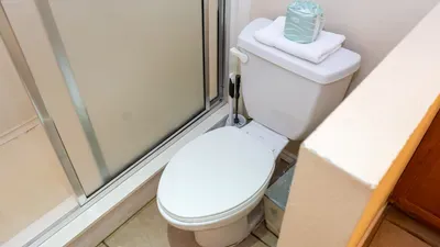 Fresh & Bright 1BR Condo - Pool View & Steps to Beach - image 46 of 98