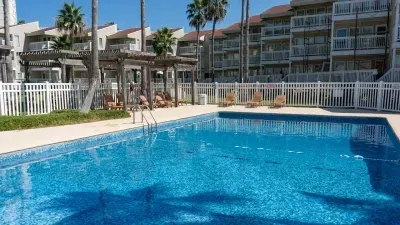 Fresh & Bright 1BR Condo - Pool View & Steps to Beach - image 61 of 98